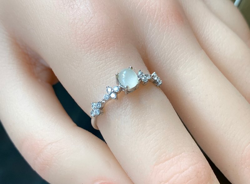 白茉莉 | 冰糯种放光白翡 | 天然A货翡翠戒指 - 戒指 - 玉石 白色