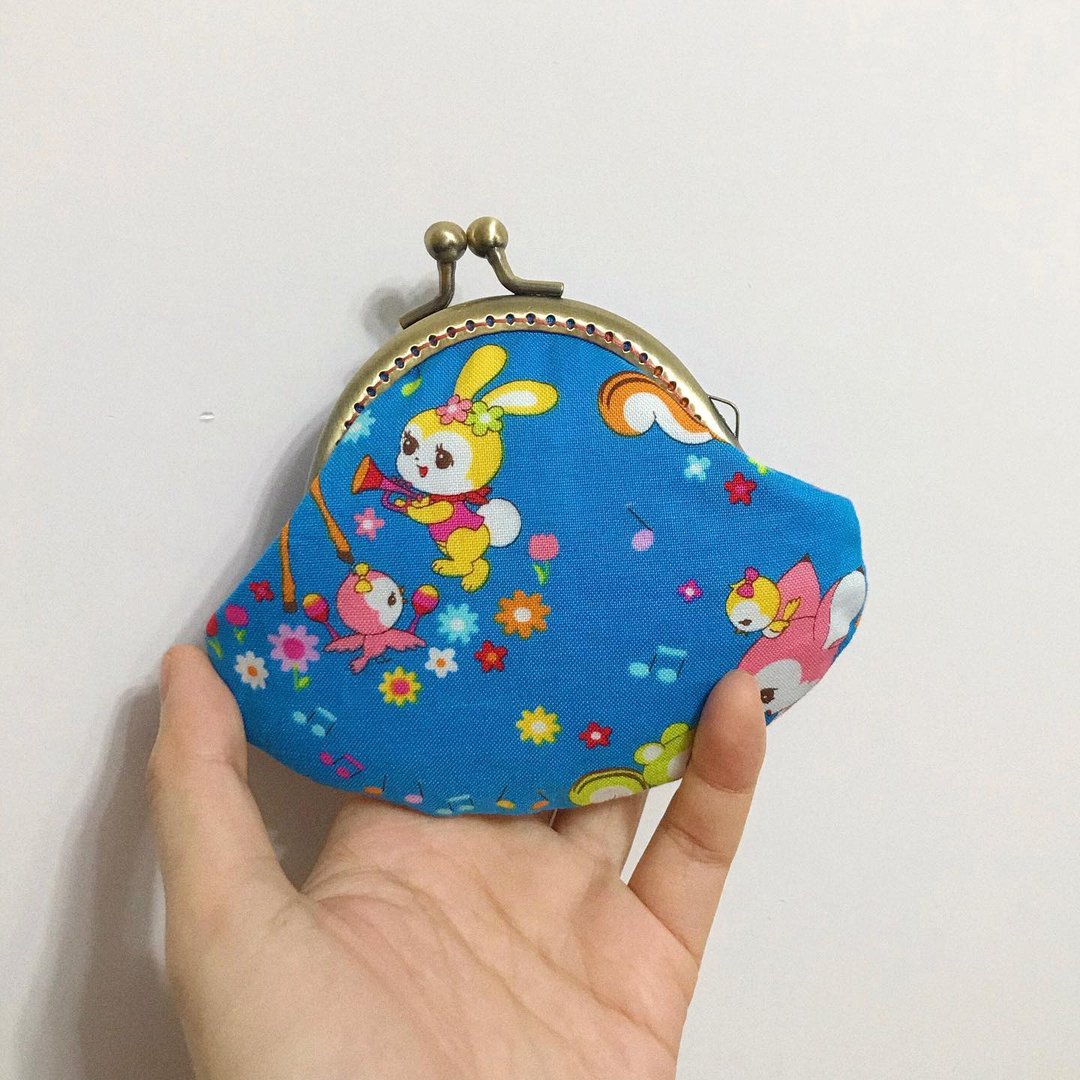 昭和风复古兔仔可爱口金散银包/散纸包 - 零钱包 - 棉 蓝色