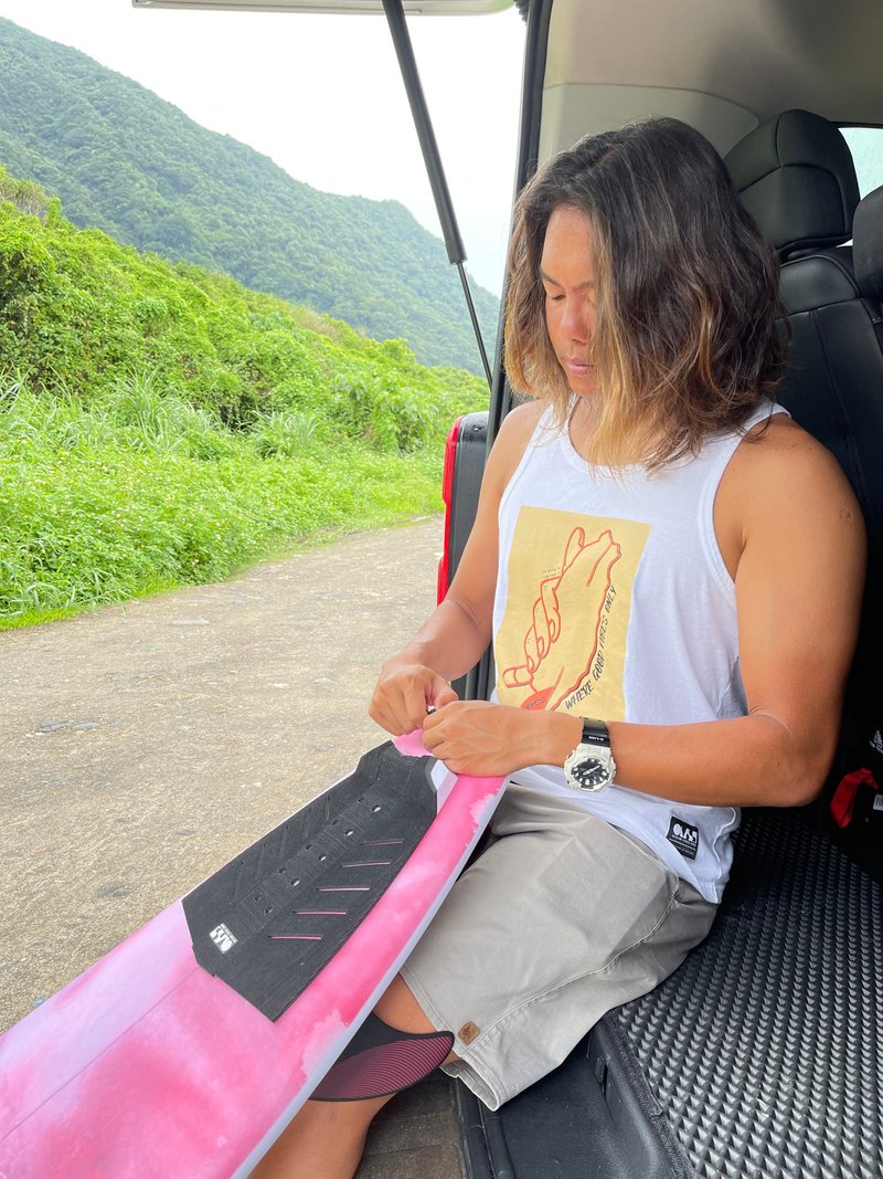 Ocean Vibes Surf Shaka Tank 中性背心 - 男装背心 - 棉．麻 白色