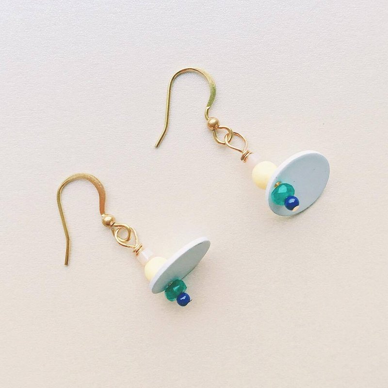 ︴街 灯 亮 了 ︴针式/夹式耳环 - 耳环/耳夹 - 压克力 白色