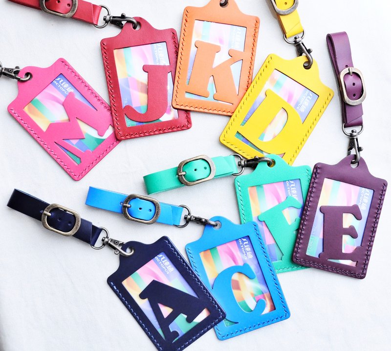 【彩虹系🌈RAINBOW8 —头文字A至Z 英文字母行李吊牌】好好缝 皮革材料包 免费压字 手工包 彩虹 卡片套 卡片夹 名片夹 行李挂牌 旅行 护件夹 证件夹 简约实用 意大利皮 植鞣革 皮革DIY - 皮件 - 真皮 多色