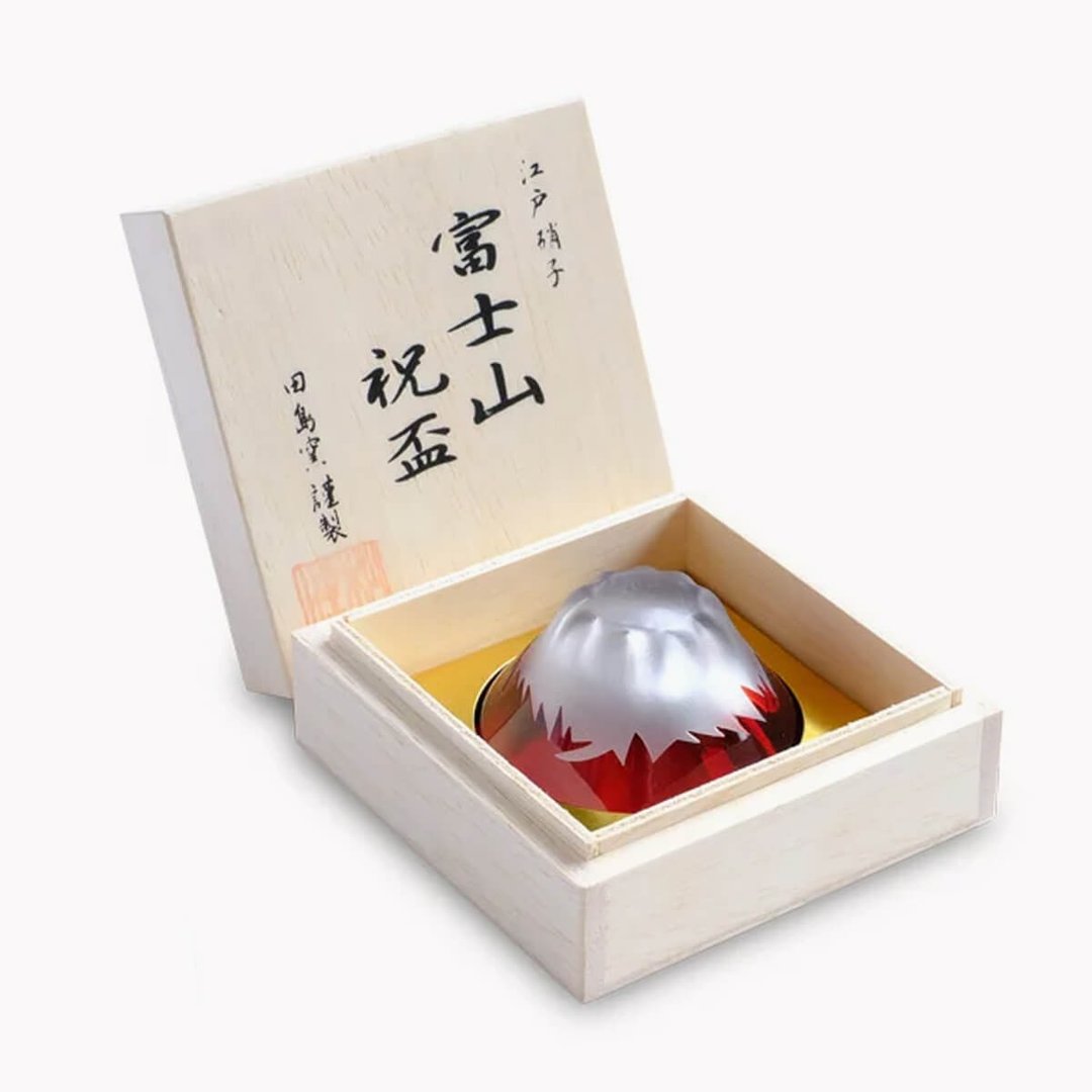 55cc (赤色)【日本田岛硝子】富士山祝杯 清酒杯手工雕刻 - 酒杯/酒器 - 玻璃 红色