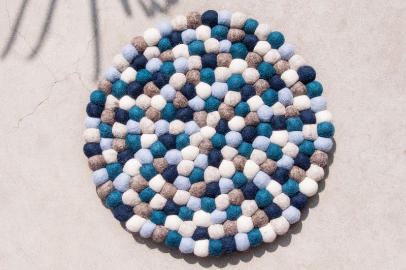 羊毛毡坐垫 羊毛毡地毯 羊毛毡球地垫 羊毛毡椅垫-蓝色渐层 点点 - 地垫/地毯 - 羊毛 多色