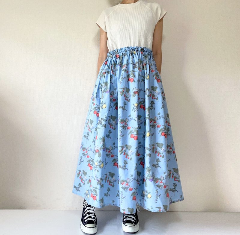 Refreshing blue　 fruit long summer skirt　 maxi length - 裙子 - 棉 蓝色