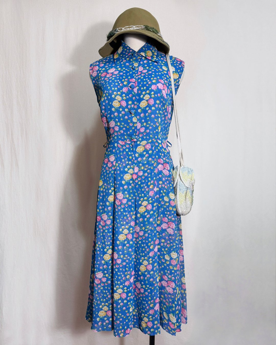 蓝色花朵雪纺无袖古着洋装/ 国外带回 VINTAGE - 洋装/连衣裙 - 聚酯纤维 蓝色