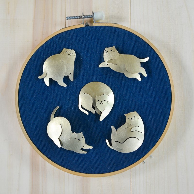 Fat Cat Brooch - 胸针 - 其他金属 金色