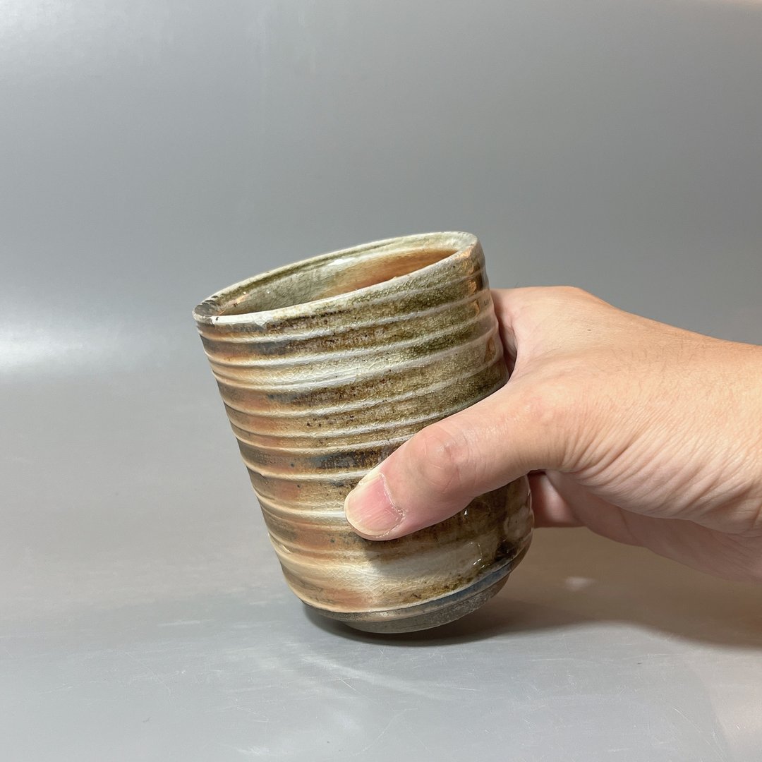 柴烧粉引手握杯 / 小平凡手作 - 茶具/茶杯 - 陶 