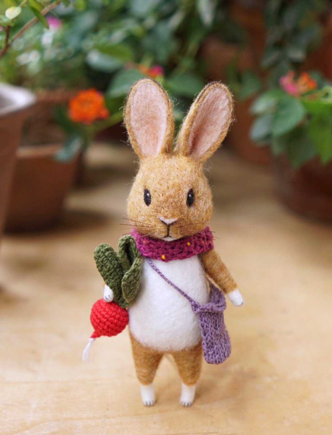 *Reserved Listing.*    Needle felted little gardener rabbit - 玩偶/公仔 - 羊毛 咖啡色