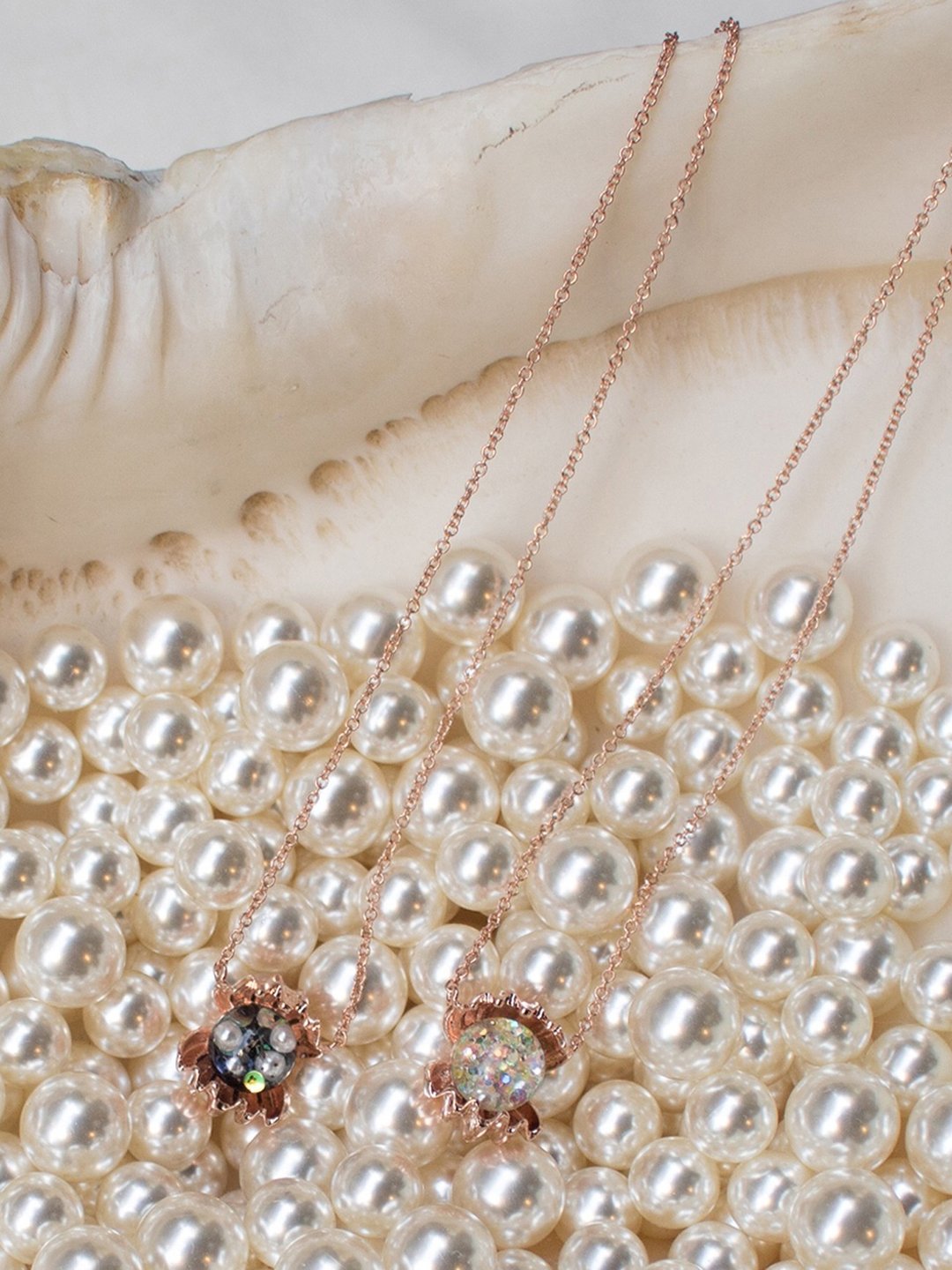 Shining Snowball Inside the Shell Necklace - 项链 - 玻璃 
