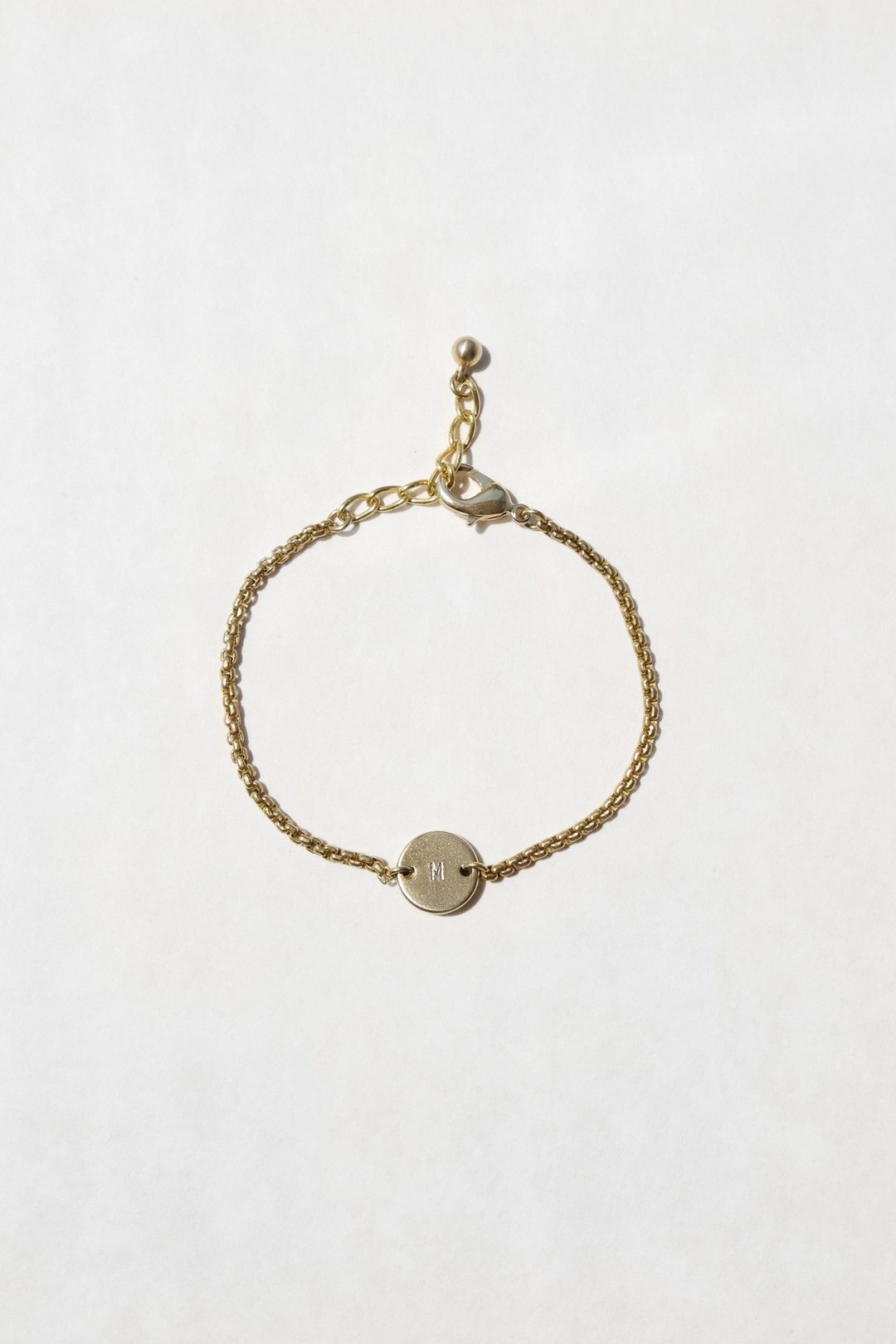 Customized Brass Alphabet Bracelet 定制化黄铜字母手链 - 手链/手环 - 铜/黄铜 金色