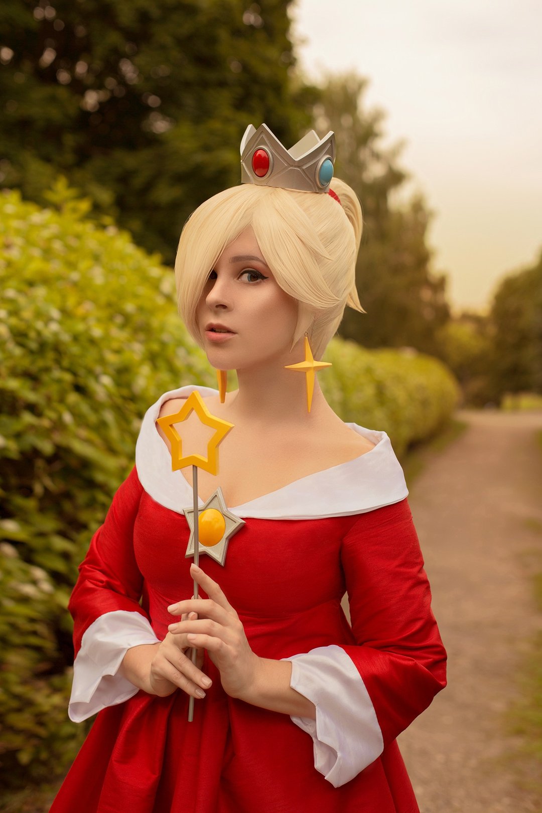 以《超级玛利欧兄弟》系列火焰罗莎琳娜为灵感的cosplay服装，接受订制！ - 其他 - 其他材质 红色
