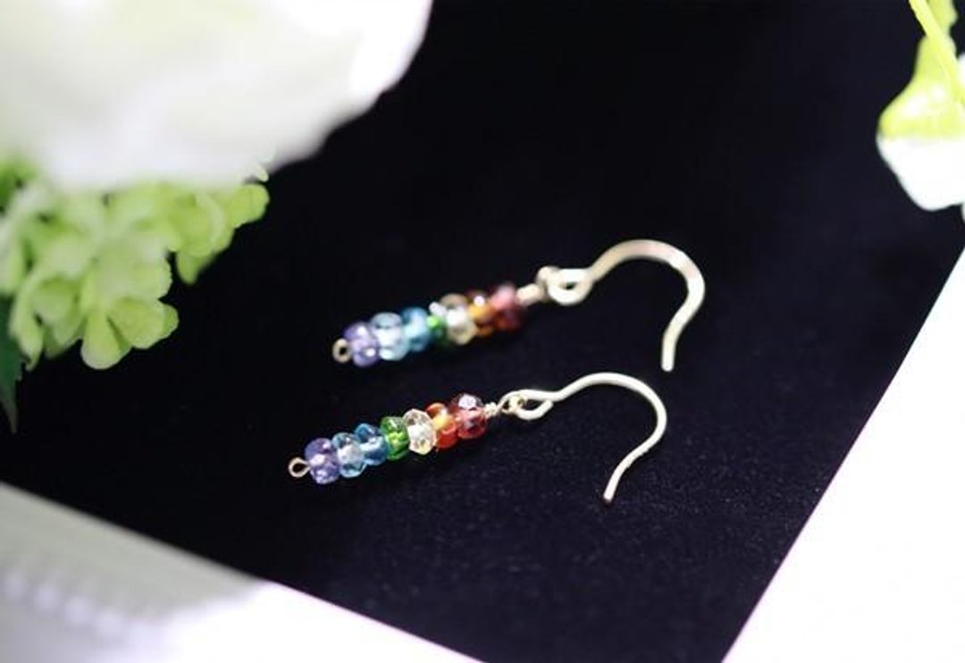 Rainbow Short Earrings Red Orange Yellow Green Blue Indigo Purple Tanzanite Apatite Topaz Die of Side Garnet Citrine - 耳环/耳夹 - 宝石 多色