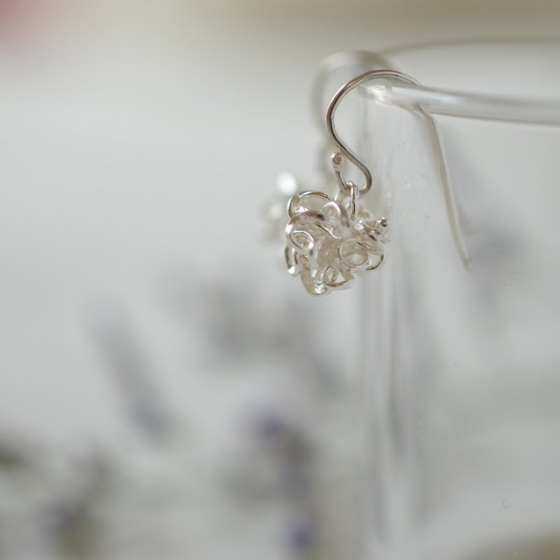 "amami"starcandy hook piercedearrings - 耳环/耳夹 - 其他金属 银色