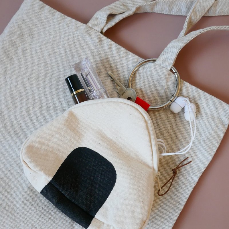 饭团造型收纳包 ( 附圆环登山扣 ) - 零钱包 - 棉．麻 白色