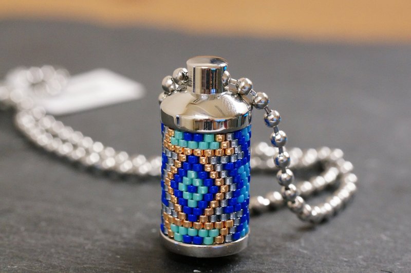 手织日本 Aiko Bead 配 316不锈钢吊坠 / 香薰瓶项链 AB-14 - 项链 - 不锈钢 多色