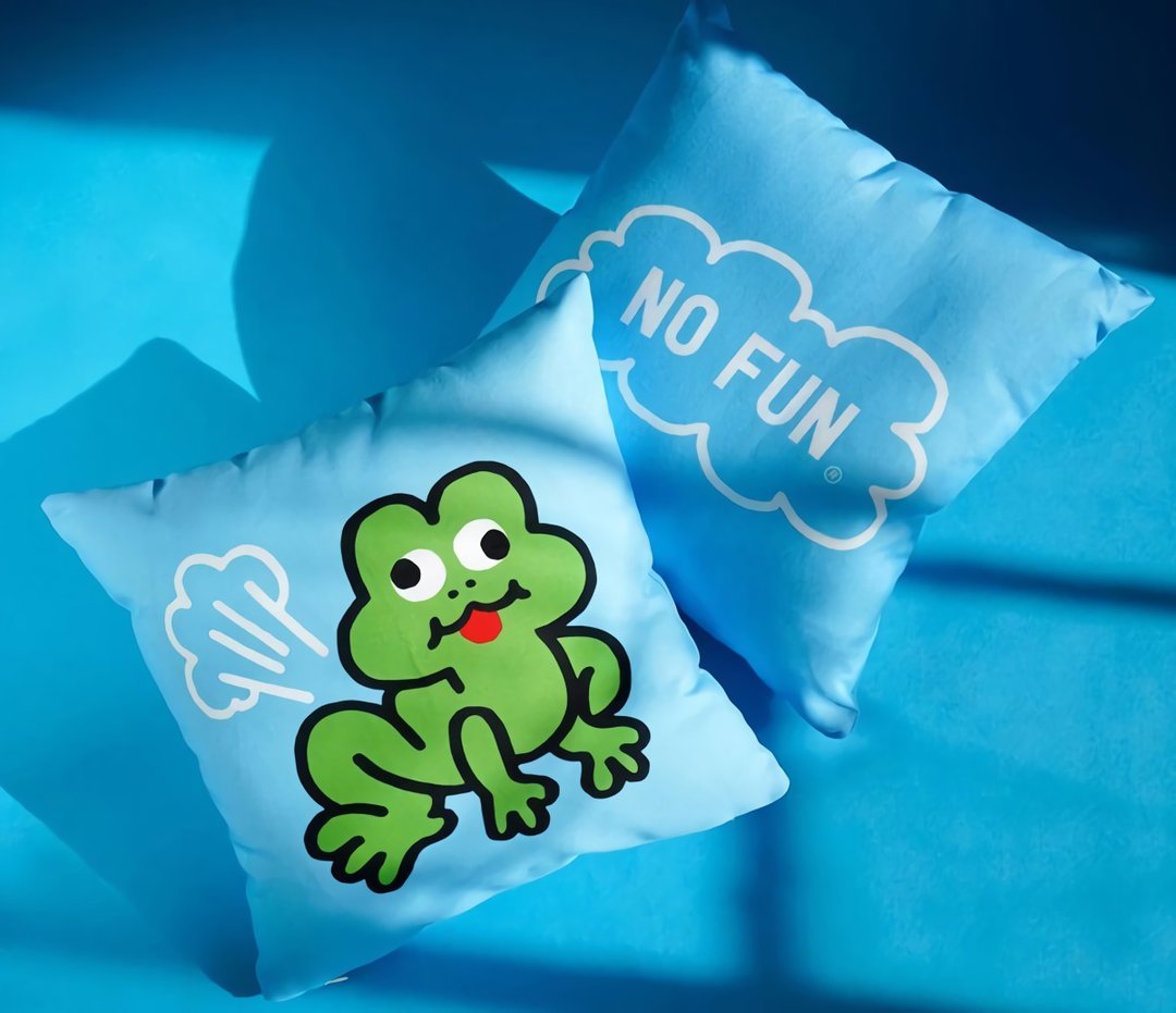 No Fun Frog Pillow放屁青蛙抱枕 - 枕头/抱枕 - 塑料 蓝色