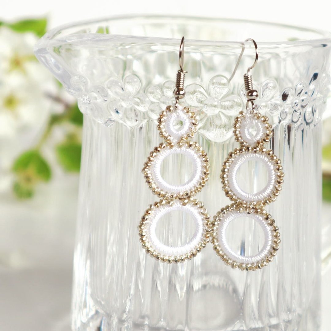 OYA crochet Earings【RING】White & Silver - 耳环/耳夹 - 绣线 白色