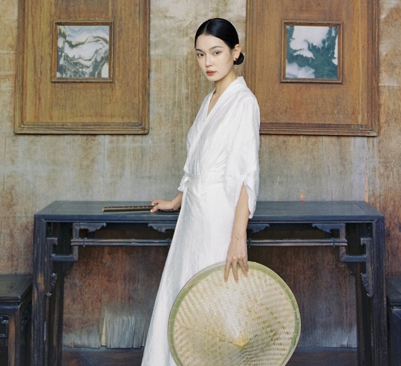 【云絮】新中式复古藏风/交叉围裹/交领连衣裙 - 洋装/连衣裙 - 其他材质 白色