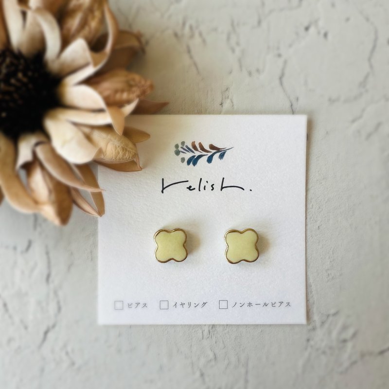 【再贩】淡雅黄色 美浓烧磁砖 金继小花 耳针/耳环/无耳洞耳环 黄色 金色 金色 小巧 简约 花朵 美浓烧 美浓烧 - 耳环/耳夹 - 陶 黄色