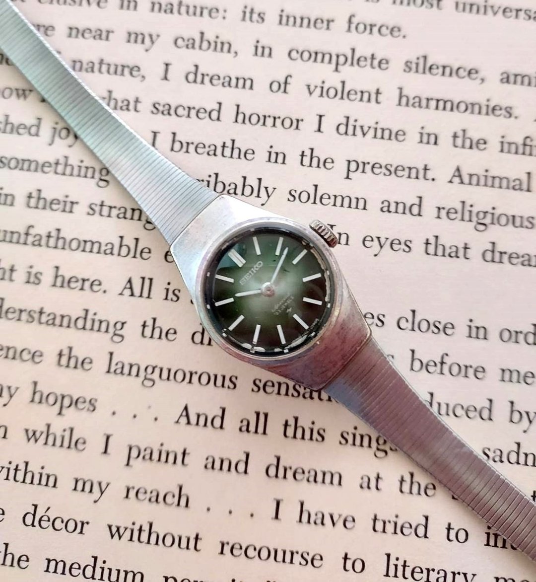 1970年代 日本精工Seiko 橄榄绿 手卷式女用机械表 古董手表 - 女表 - 其他金属 银色