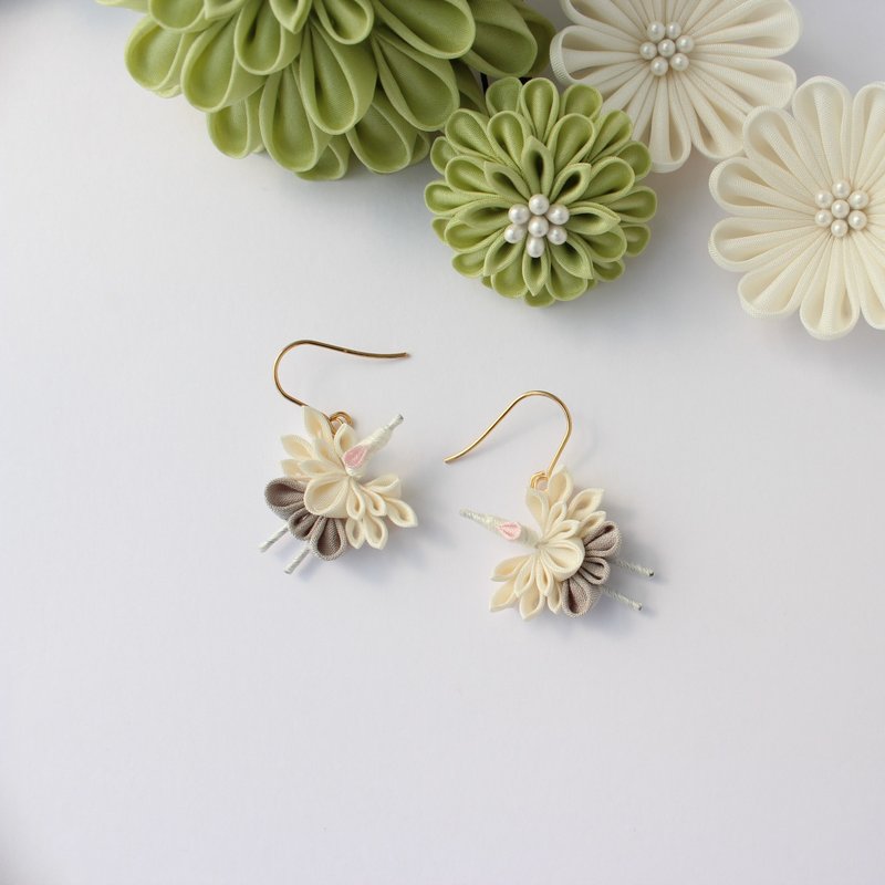 Earring/ non pierced earring kanzashi japanese crane pastel - 耳环/耳夹 - 丝．绢 白色