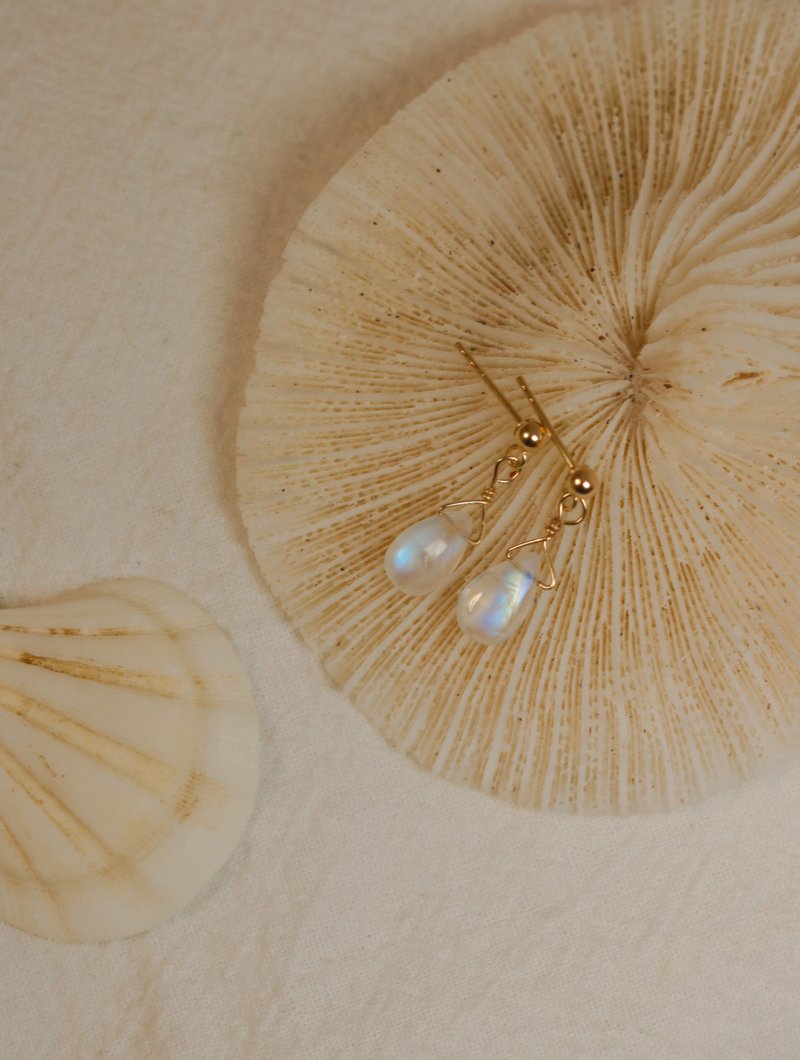 【流光瞬息】美国14K注金圆珠水滴月光石耳针 - 耳环/耳夹 - 水晶 