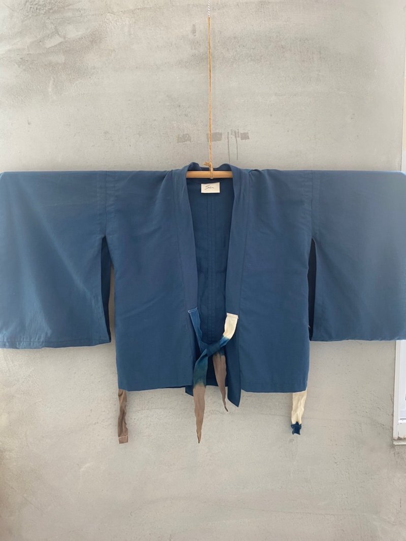【ZhiZhiRen】素色和服罩衫-蓝染绑带款 | 杉沐系列 - 女装上衣 - 棉．麻 蓝色