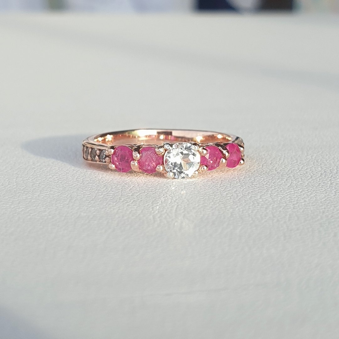 White topaz ring with Ruby gemstone, 925 Silver in Rose gold plated - 戒指 - 宝石 粉红色