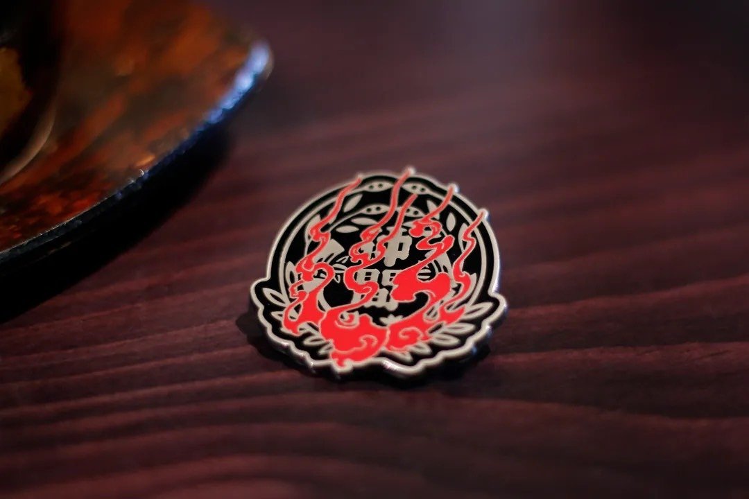火焰商标徽章 XRAGE - 徽章/别针 - 其他金属 红色