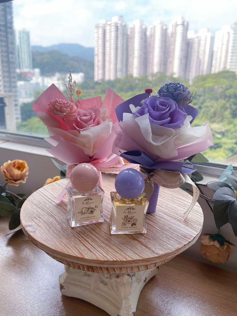 【香港花艺工作室】保鲜花香水礼盒 - 香薰/精油/线香 - 植物．花 粉红色