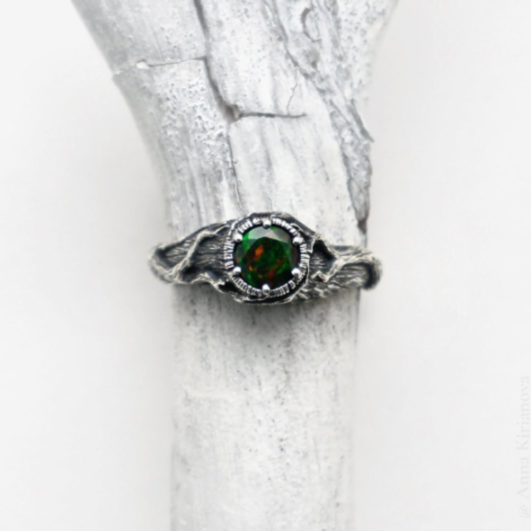 Tree Ring with Black Ethiopian Opal - 戒指 - 纯银 银色
