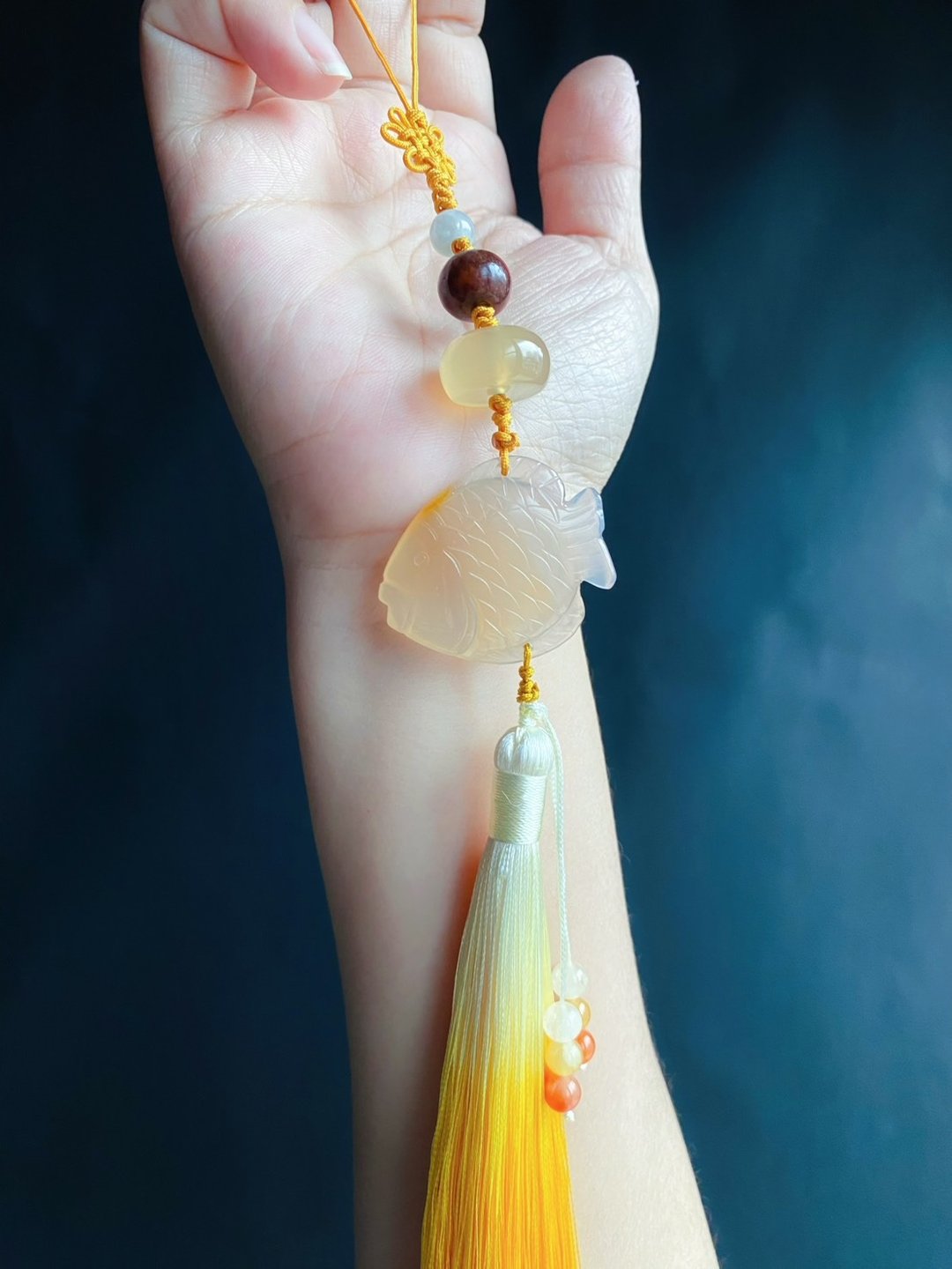 孤品 老玛瑙 鱼 天然翡翠 东菱玉 设计款 礼物 包挂 车挂 - 吊饰 - 玉石 黄色