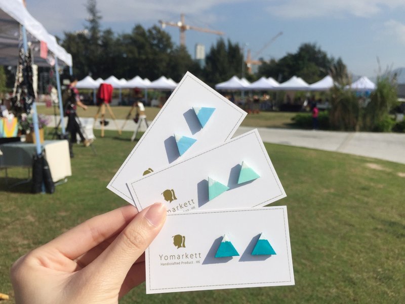 手绘手制富士山耳环 (天蓝、湖水绿、薄荷绿) - 耳环/耳夹 - 木头 蓝色