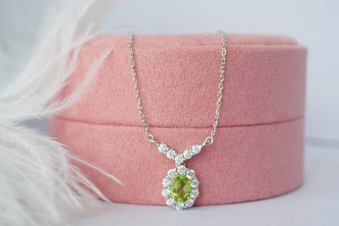 Natural Peridot Oval Silver 925 Necklace - 项链 - 纯银 绿色