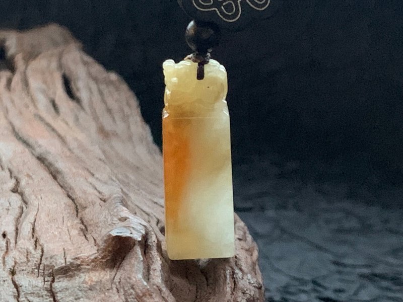 快速出货 天然缅甸玉翡翠黄翡  蜜糖黄貔貅项链 迷你印章 - 项链 - 玉石 多色