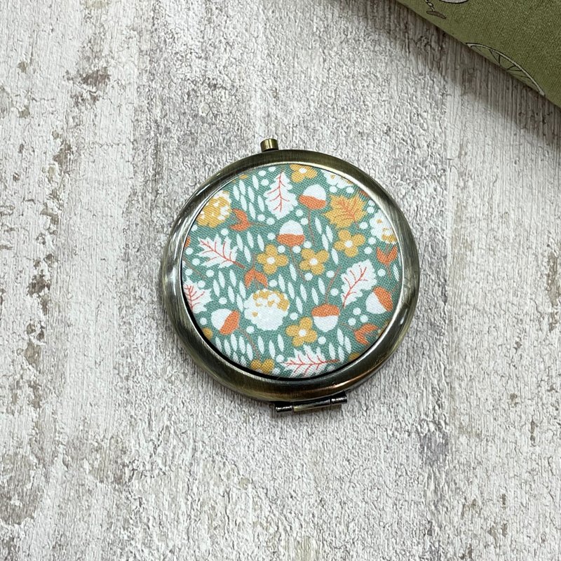 花漾圆镜 随身镜 彩色松果 - 彩妆刷具/镜子/梳子 - 玻璃 绿色