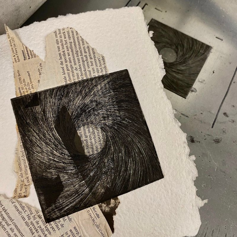 A side版画 - 刊物/书籍 - 纸 银色