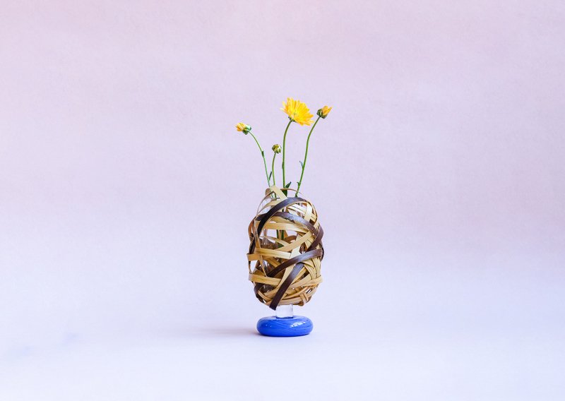 浪纹编一轮玻璃花器 X 工艺香氛礼盒 - 香薰/精油/线香 - 玻璃 卡其色