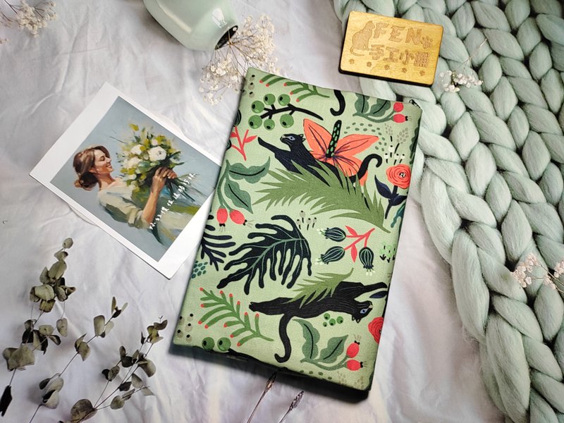 动物系列-韩国棉布绿底森林黑豹款布书套-手册套-布书衣适A5/25K - 书衣/书套 - 棉．麻 