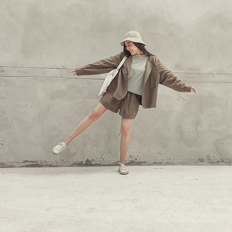 Good vibes set - Olive (Long sleeve shirt/Short pants) shirt/Culottes pants - 女装上衣 - 棉．麻 卡其色