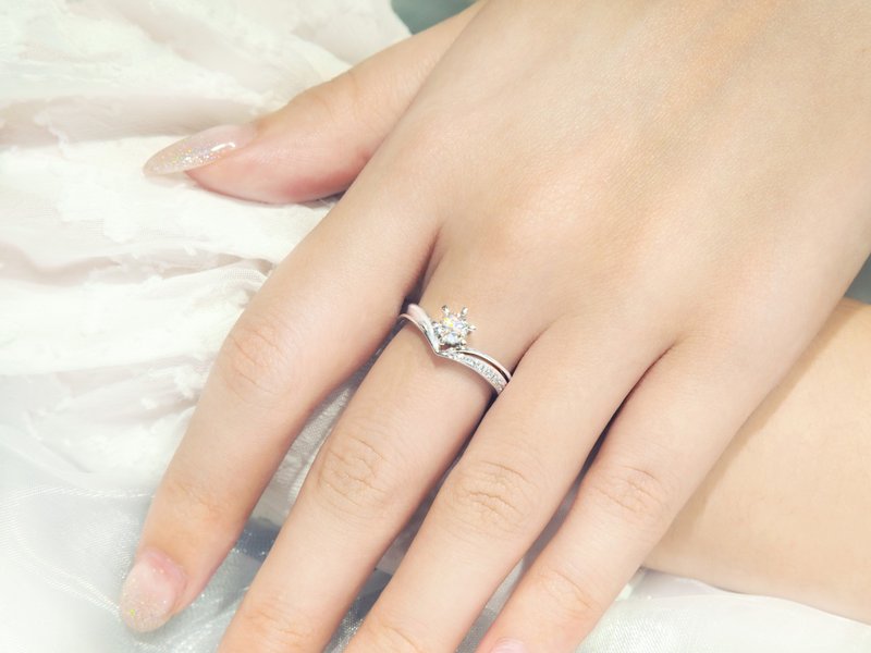 邂逅幸福 | 钻石戒指 / 钻戒 / 真钻 / 白金 | 婚戒系列 - 戒指 - 宝石 白色