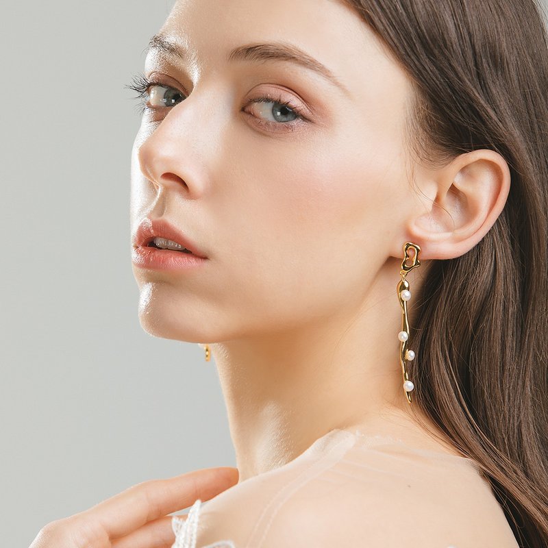 曲面长线条珍珠耳钉 - 耳环/耳夹 - 铜/黄铜 金色