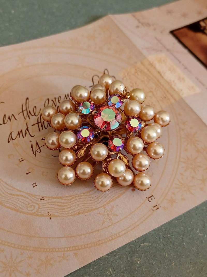 vintage jewelry 风华艳色珍珠极光莱茵 别针 - 胸针 - 其他金属 