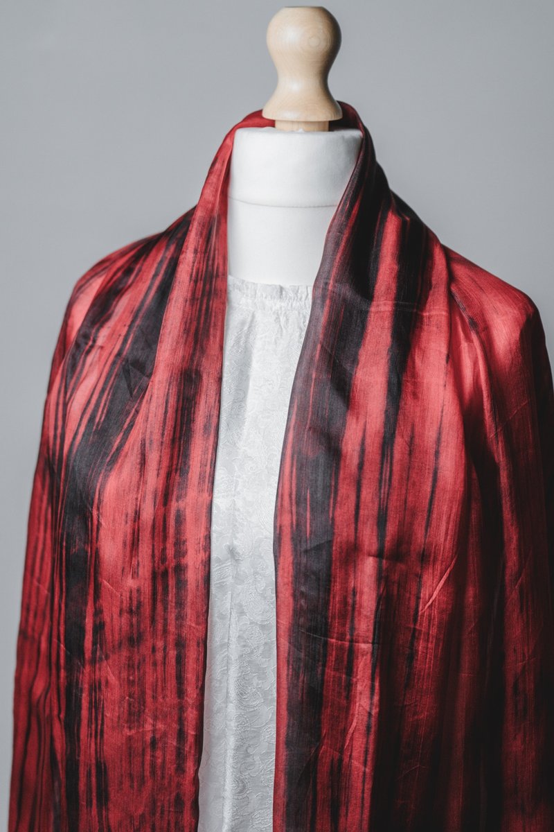 100% 桑蚕丝围巾 – 手工染色，轻盈，红色和黑色 - 丝巾 - 丝．绢 红色