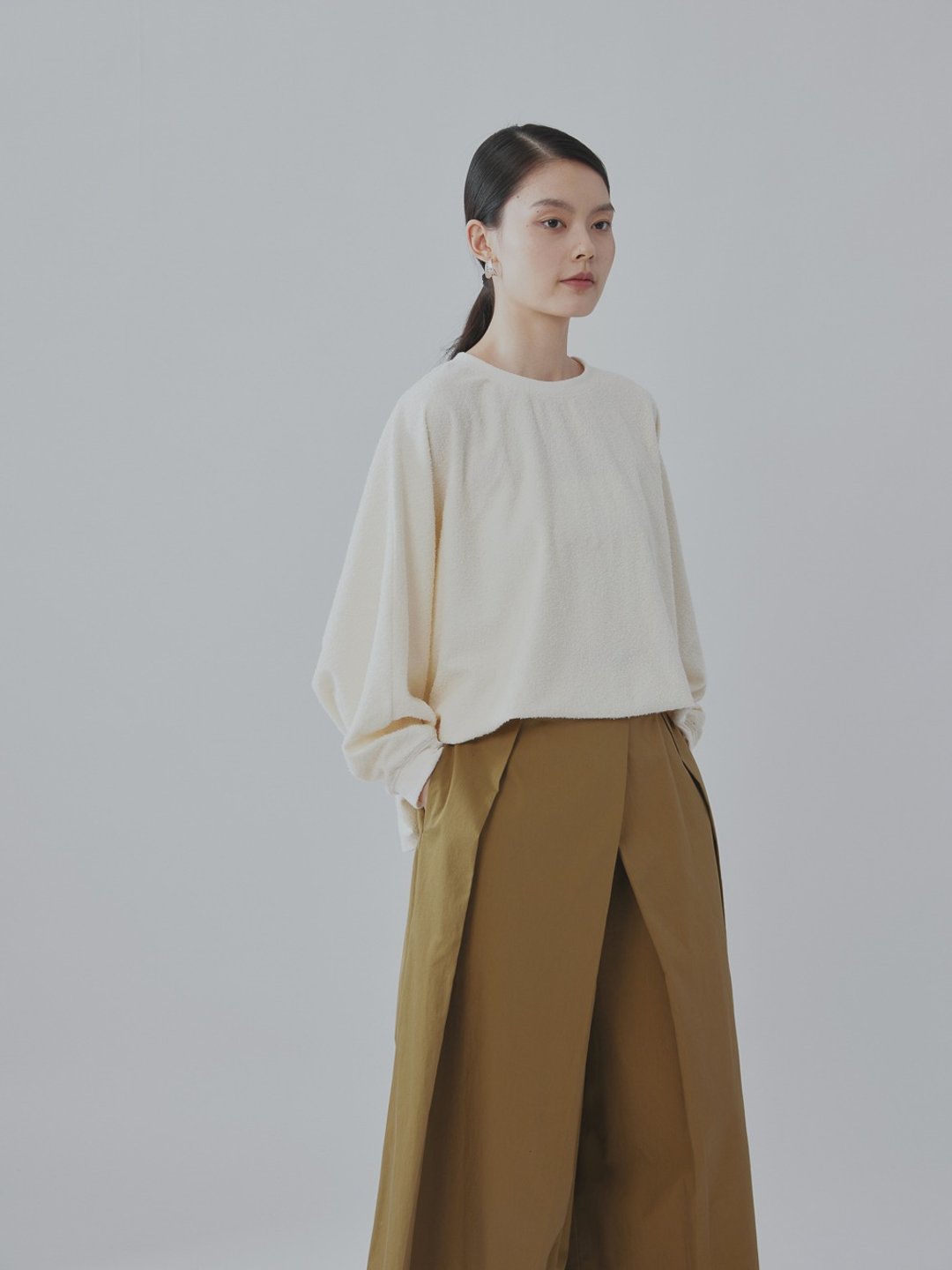 象牙黄色蝙蝠袖套头衫女2022秋宽松慵懒文艺圆领卫衣小众设计 - 女装针织衫/毛衣 - 棉 黄色