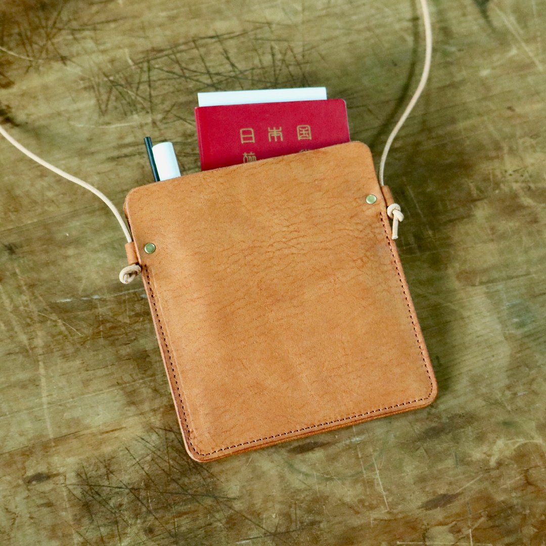 Leather Travel pouch - 护照夹/护照套 - 真皮 
