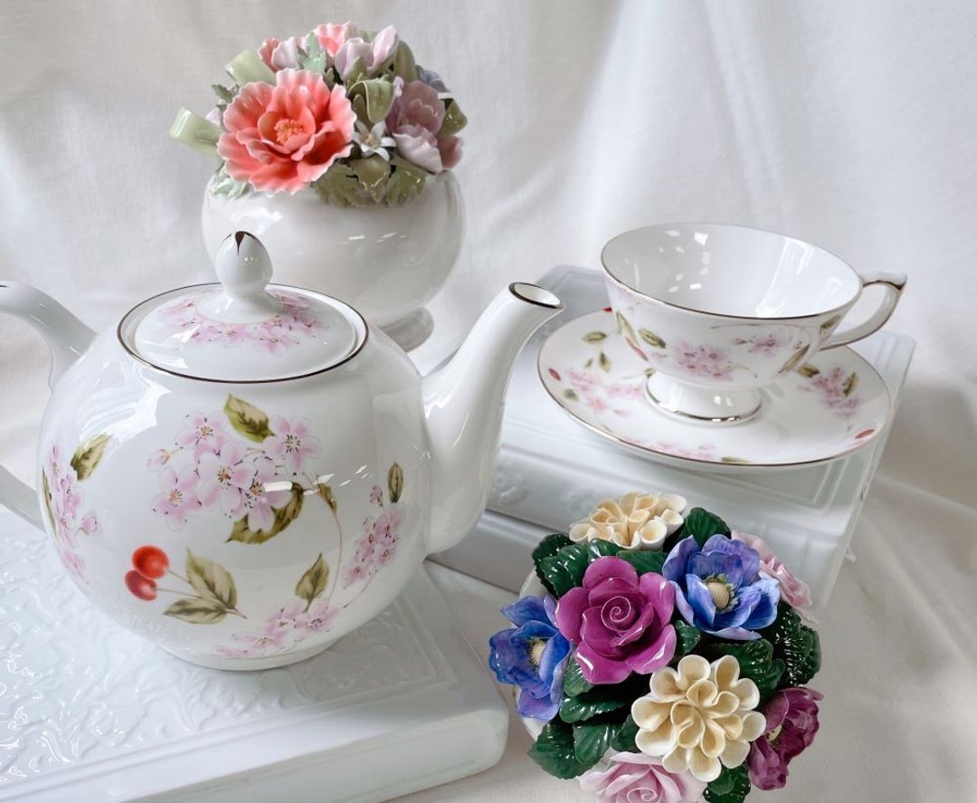 英国Aynsley 樱花盛开系列 骨瓷雅典杯盘组150ml/茶壶1100ml - 茶具/茶杯 - 瓷 粉红色