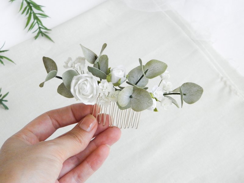 White bridal hair comb Flower hair comb Eucalyptus wedding hair piece - 发饰 - 其他材质 白色