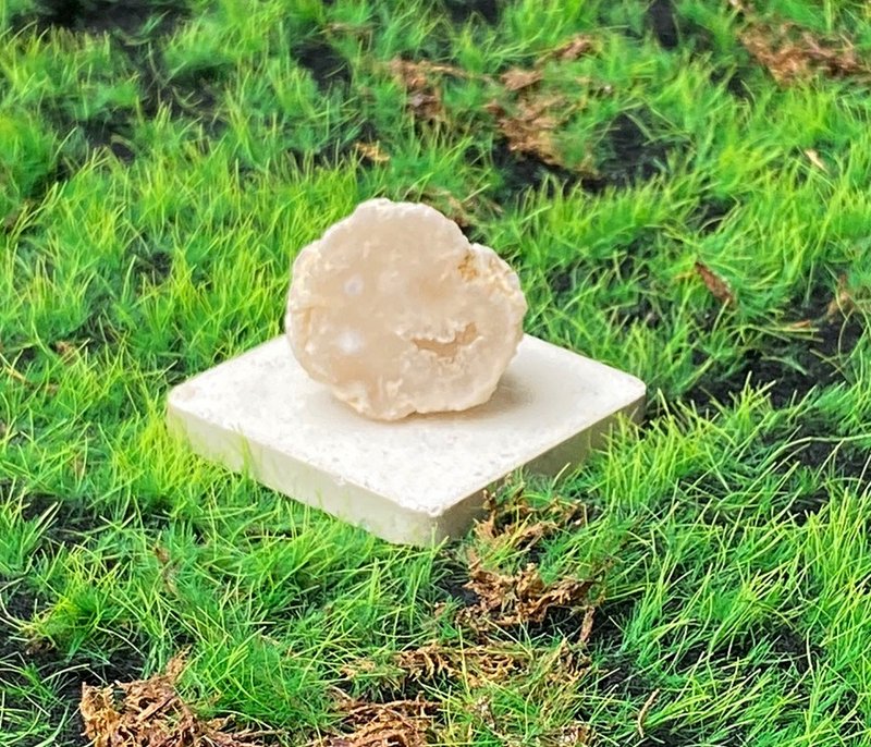 能量摆饰-玛瑙可爱白晶洞开口笑 招财 疗愈 开运 原矿 快速出货 - 摆饰 - 水晶 白色