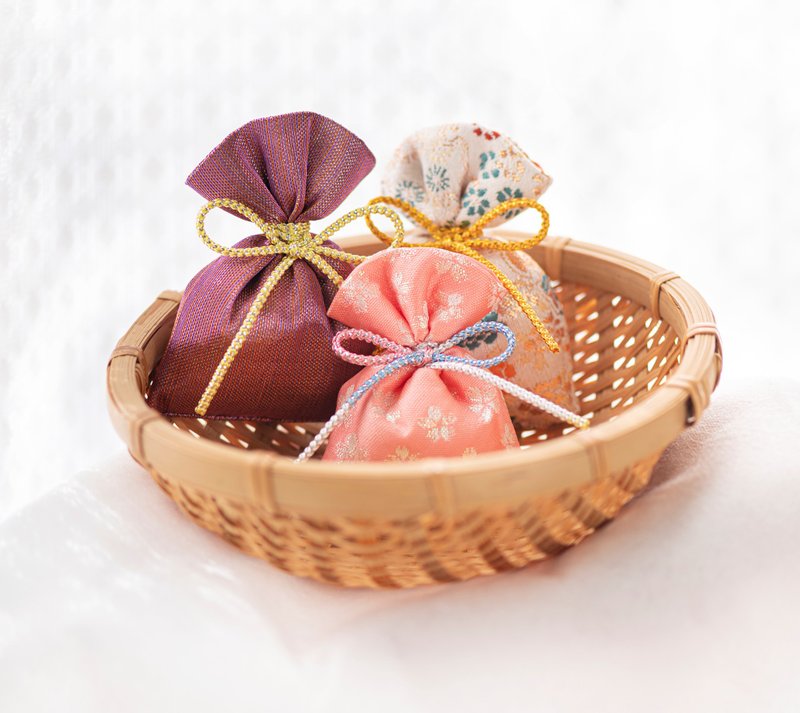 Made to order Japanese traditional sache(3個&文香2個) - 蜡烛/香氛/手工皂 - 其他材质 